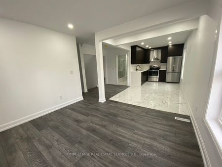 Detached Home For Lease | W8008924 - Photo 4