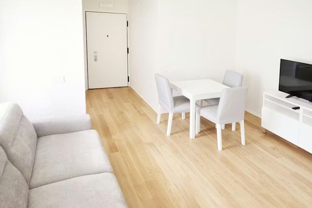 Via Tortona, Milan, Lombardy 20144 - Photo 1