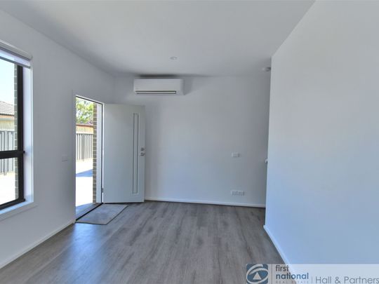 2/19 Matipo Street, 3177, Doveton Vic - Photo 1