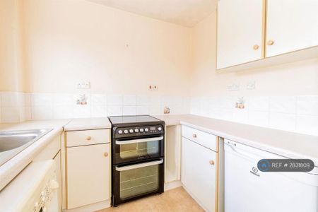 1 bedroom flat to rent - Photo 3