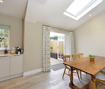 3 bedroom semi-detached house to rent - Photo 3