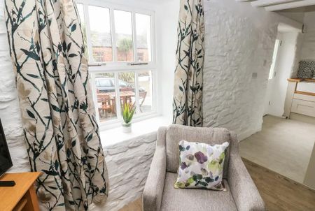 3 bedroom barn conversion to rent - Photo 2