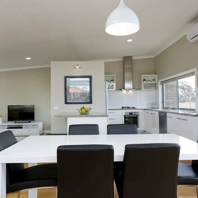 FULLY FURNISHED - Available 8th September 2018 - Photo 1
