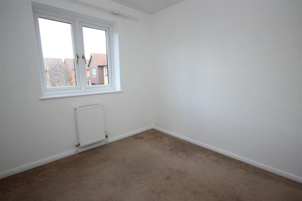 3 bed Semi-Detached House for let - Photo 1