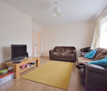 4 bedroom semi-detached house to rent - Photo 4