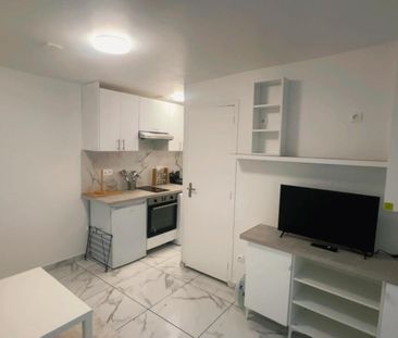 Studio meublé de 13 m² situé en plein cœur de Puteaux - Photo 1