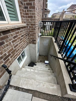 For Lease - 287 Sixteen Mile Drive, Oakville, Ontario - Photo 1