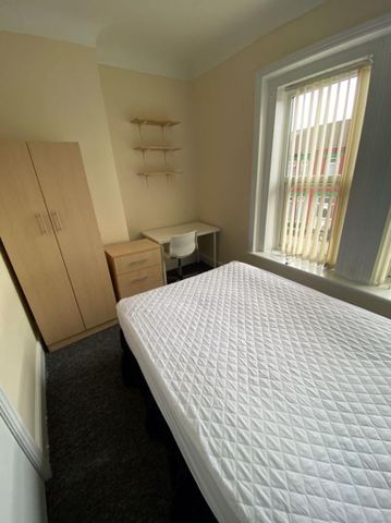 5 bedroom terraced house to rent - Photo 5