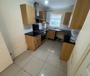 3 bedroom townhouse to rent - Photo 6