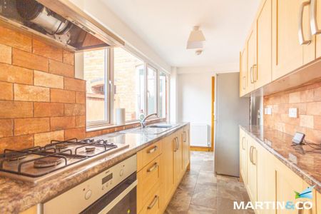 2 bedroom terraced house to rent - Photo 2