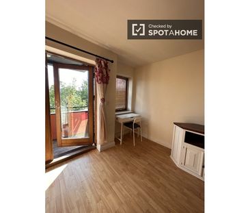 Bed for rent in 2-bedroom apartment in Dublin - Photo 4