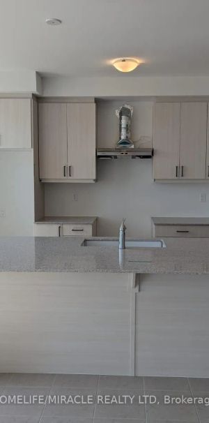 65 Suzuki Street #Upper - Photo 1