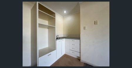 Low-Maintenance Retirement Villa in a Peaceful Community - Photo 2