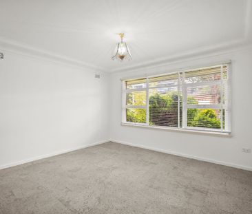 Charming Family Home - Photo 3