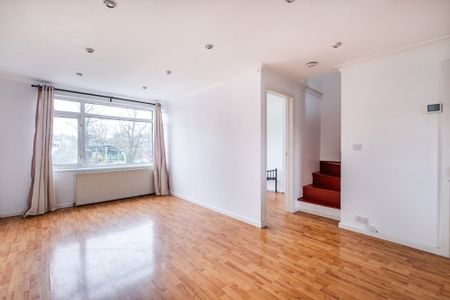 4 bedroom flat to rent - Photo 4