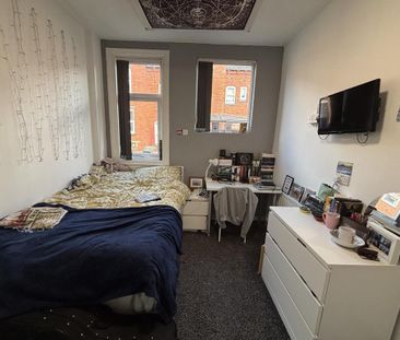 3 bedroom flat to rent - Photo 6