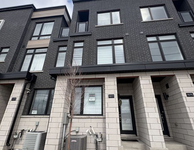 For Lease - 1577 Midland Avenue, Toronto, Ontario - Photo 1