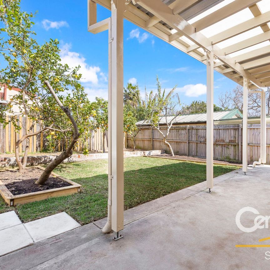 Great Location, Great Presentation ** Available 21/11/25 ** - Photo 1