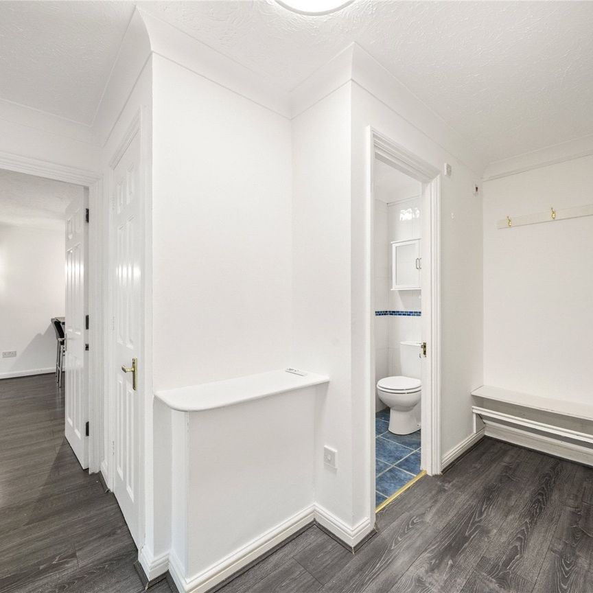 Cobham Gate, Freelands Road, KT11 - Photo 1