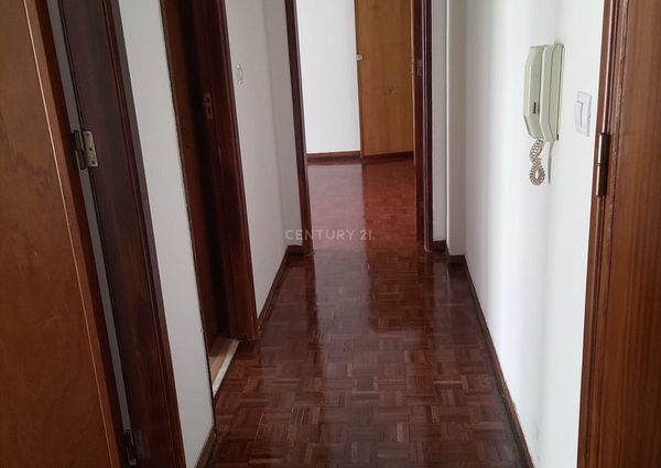 Apartamento T1 para Arrendamento no Forte da Casa