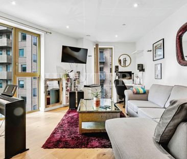 1 bedroom Flat To Let - Photo 2