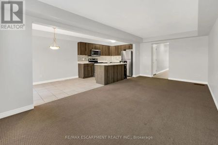 152 HERON STREET - Photo 2