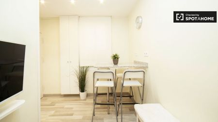 barcelona, Catalonia 08003 - Photo 4