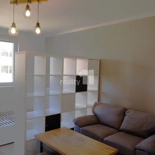Pronájem bytu 1+kk, 27 m - Fotografie 1