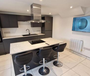 1 bedroom in a flat share to rent - Photo 1