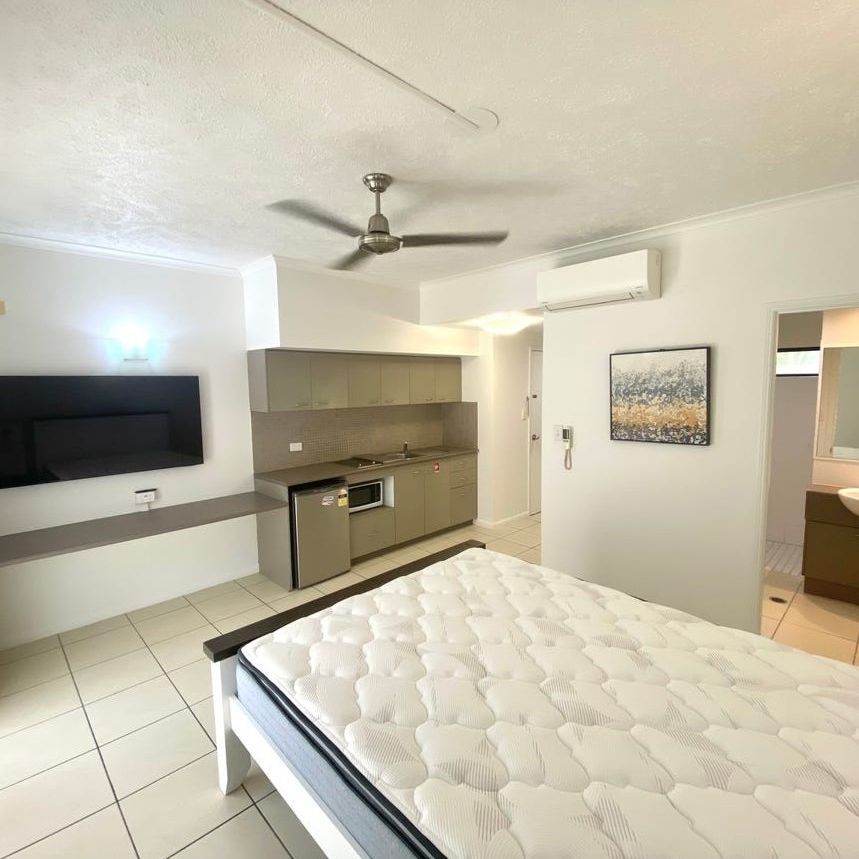 CAIRNS CITY APARTMENT, IN SOUGHT AFTER COMPLEX! - Photo 1