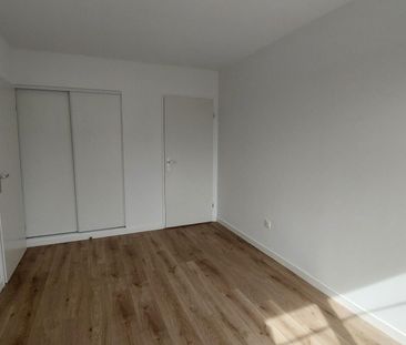 location Appartement T3 DE 66.13m² À PLAISIR - Photo 5