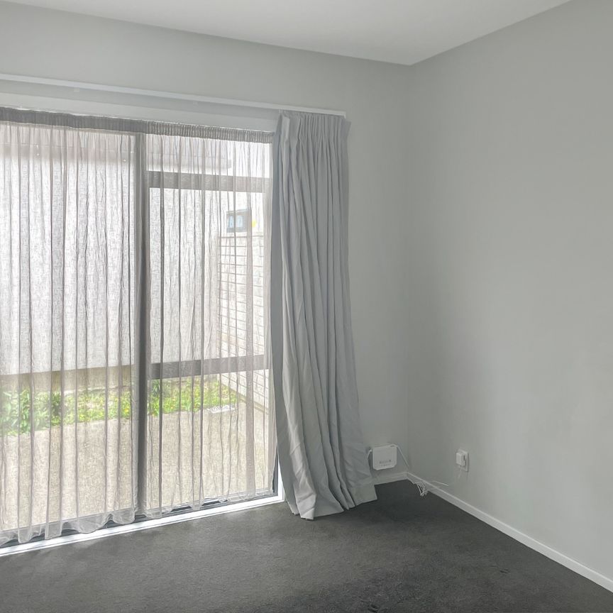 Central Hutt Vibes - Photo 1