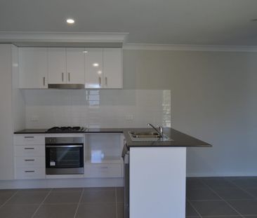 Three Bedroom Duplex in Popular Bonnells Bay - Photo 3