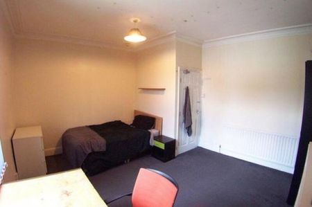 6 Bed - Ridgeway Terrace, Woodhouse, Leeds - Photo 2