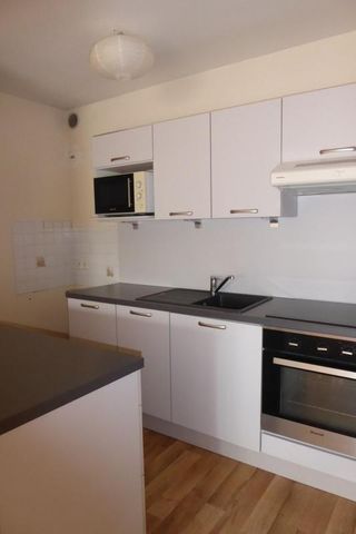 Location Appartement 4 pièces 89m² CHATEAUBRIANT 44110 - Photo 4