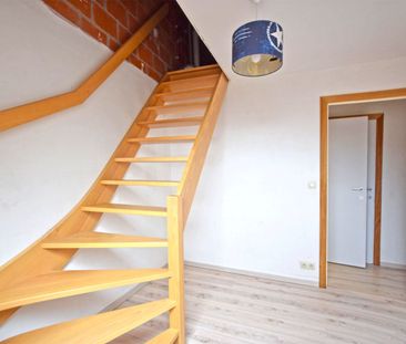 Halfopen bebouwing in landelijke stijl met ruime garage en tuin met... - Photo 5