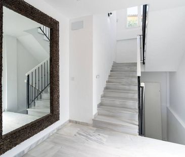 3 bedroom luxury penthouse for rent in Marbella Del Este, Spain - Photo 2