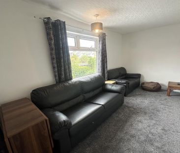 3 bedroom apartment to rent - Photo 3