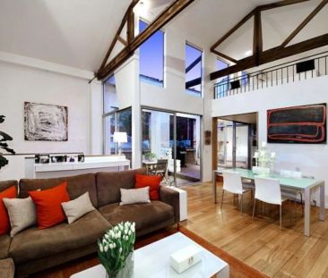 The Art Of Warehouse Living In Iconic Surroundings! - Photo 1