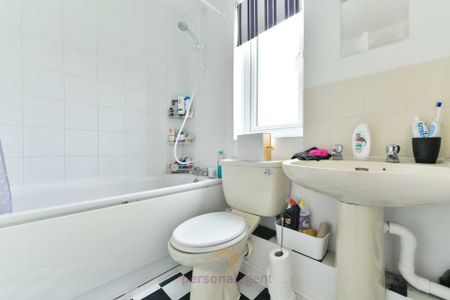 Farriers Road, Epsom - Photo 4