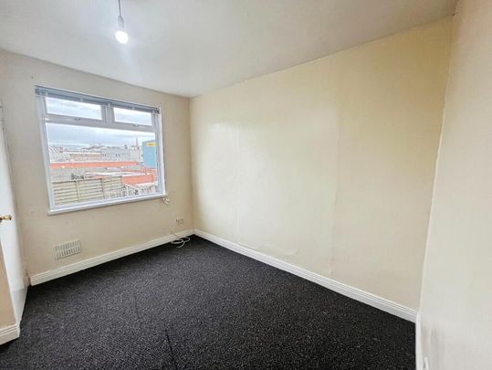 21 Ridgeway Street, Lisburn, BT28 1BY - Photo 1