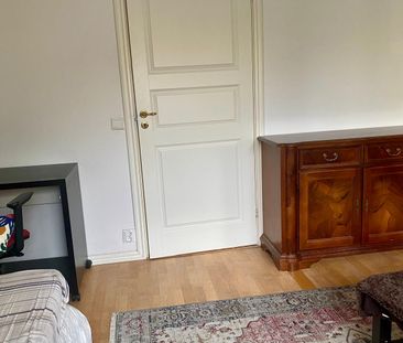 Körsbärsgatan, Älta - Photo 2