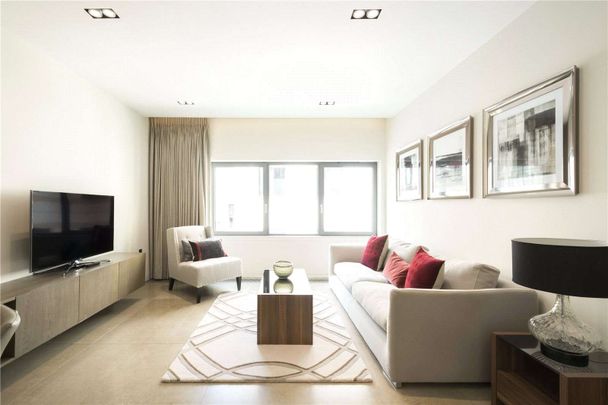 Exceptional first floor apartment, enviably located in the heart of St. James's. - Photo 1