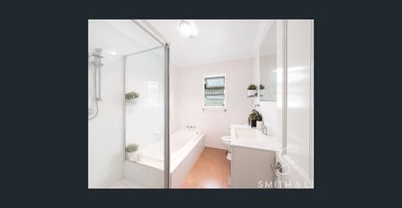 Charming Inner-City Oasis in Bulimba with Pool - Photo 4