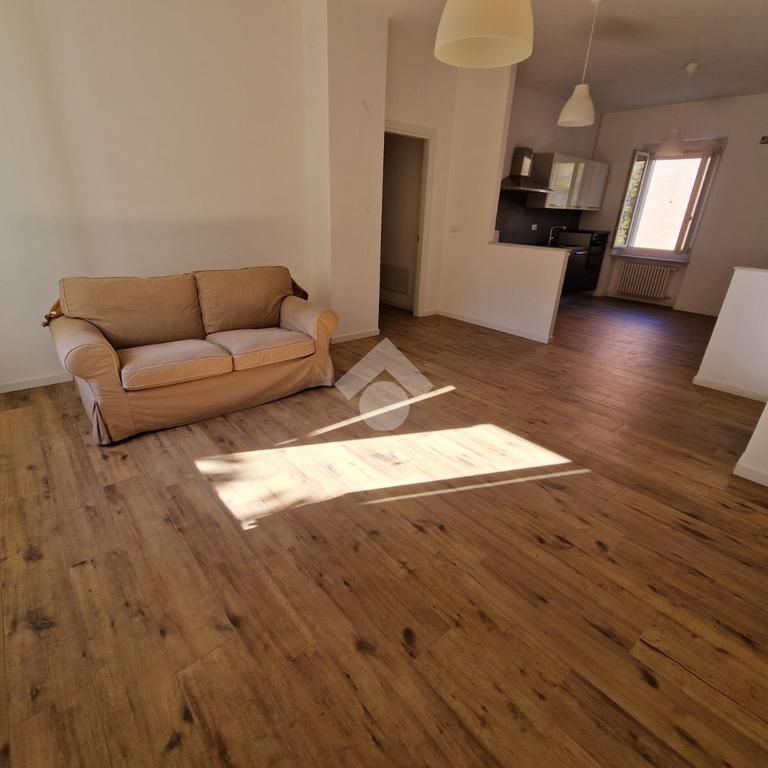 5 locali in affitto - Photo 1