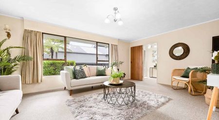 19a Totara Crescent, Woburn - Photo 3