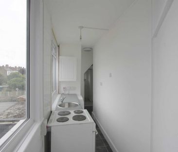 Southview Drive, Westcliff On Sea - Photo 3