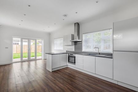2 bedroom semi-detached house to rent - Photo 2