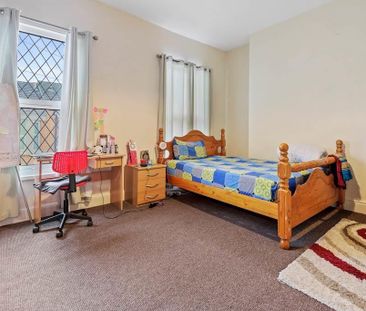 4 bedroom terraced house to rent - Photo 5