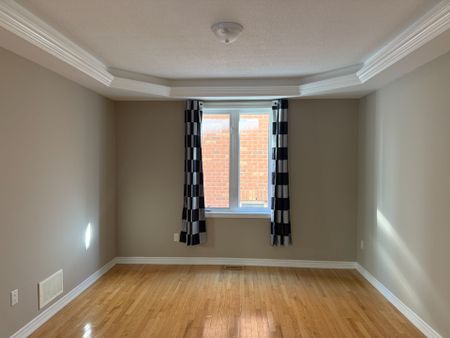 For Lease - 16 Ravine Edge Drive, Richmond Hill, Ontario - Photo 2